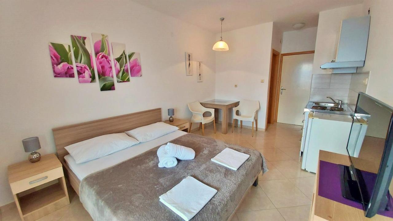 Apartments Nemira Omiš Zewnętrze zdjęcie
